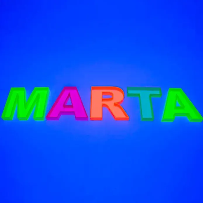 Alfabeto letras mayúsculas rellenables fluorescentes 7 cm (28) - Sumando Momentos