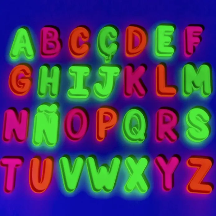 Alfabeto letras mayúsculas rellenables fluorescentes 5 cm (28) - Sumando Momentos