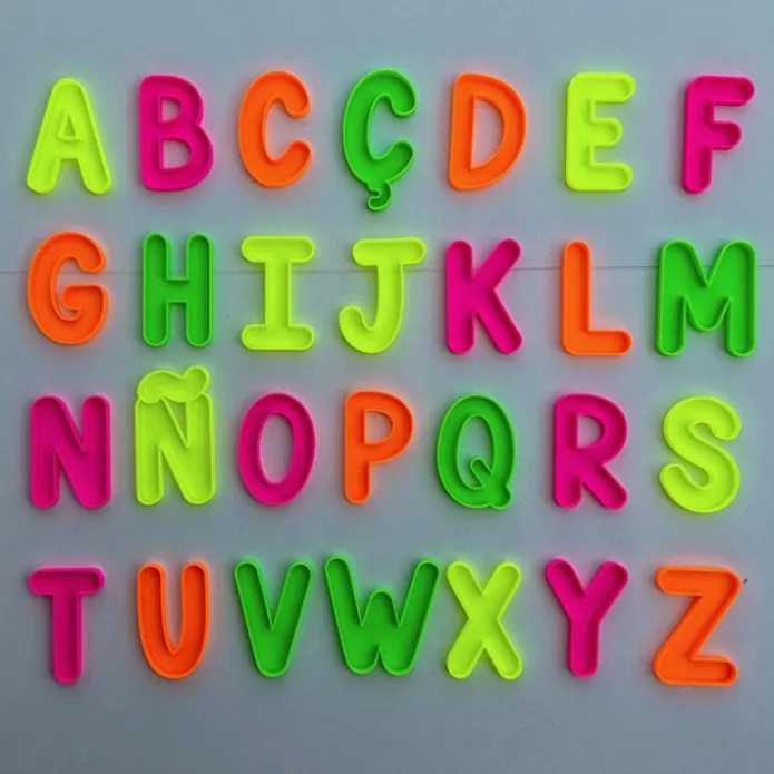 Alfabeto letras mayúsculas rellenables fluorescentes 5 cm (28) - Sumando Momentos