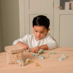 Animales de madera para coser y enhebrar Pequeña Granja (11) - Little Dutch
