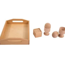 Bandeja con objetos de madera - Montessori