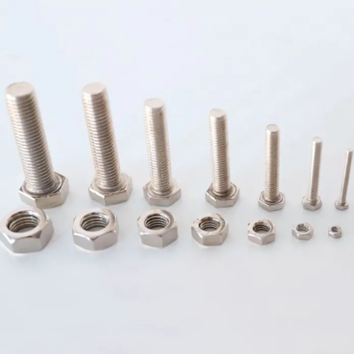 Base madera con tuercas y tornillos - Montessori