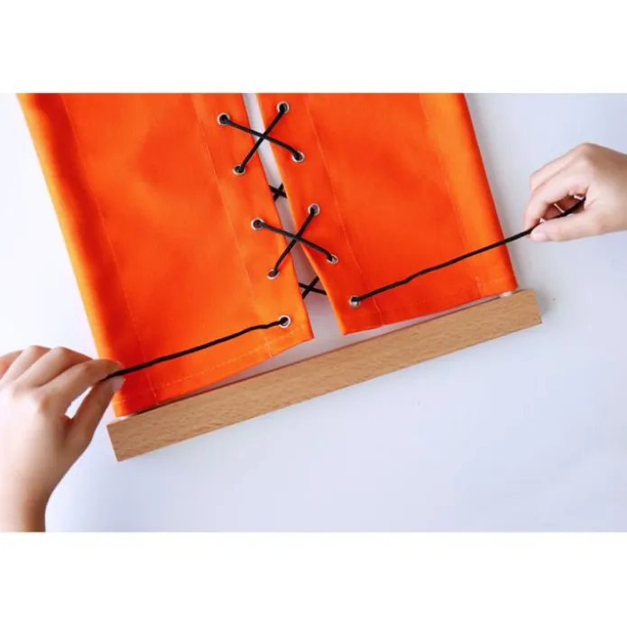 Bastidor de madera con cordones - Montessori