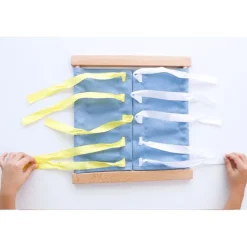 Bastidor de madera con lazos - Montessori