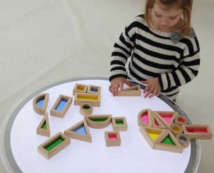 Bloques de madera de colores acrílicos (24) - TickiT