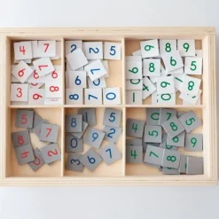Caja con números para tableros de ajedrez - Montessori