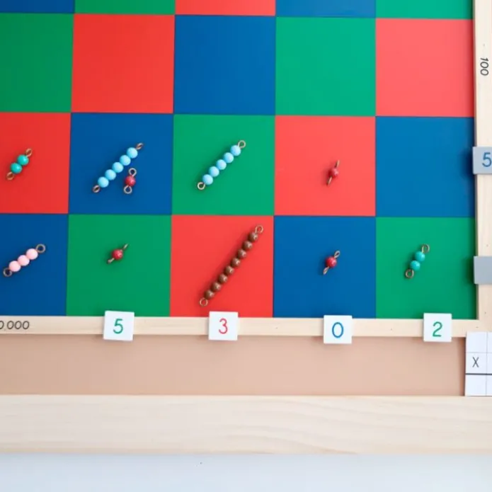 Caja con números para tableros de ajedrez - Montessori