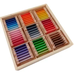 Caja de color III con 63 tablas de colores de madera - Montessori