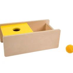 Caja de permanencia de madera con pelota - Montessori