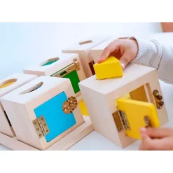 Cajas de madera con encajes y cierres Peekaboo (6) - Guidecraft