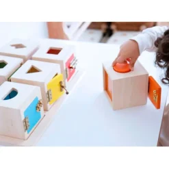 Cajas de madera con encajes y cierres Peekaboo (6) - Guidecraft