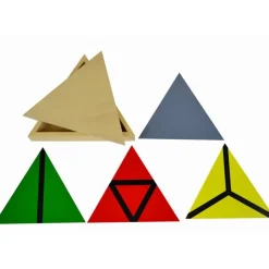 Cajas de madera con mini triángulos constructivos - Montessori