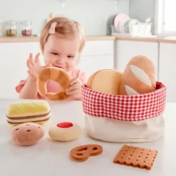 Cesta con pan y pasteles de tela - Hape