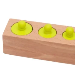 Cilindros de colores con botón Montessori (24) - Edukalu