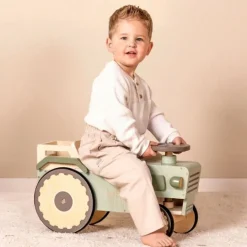 Correpasillos de madera tractor Pequeña Granja - Little Dutch