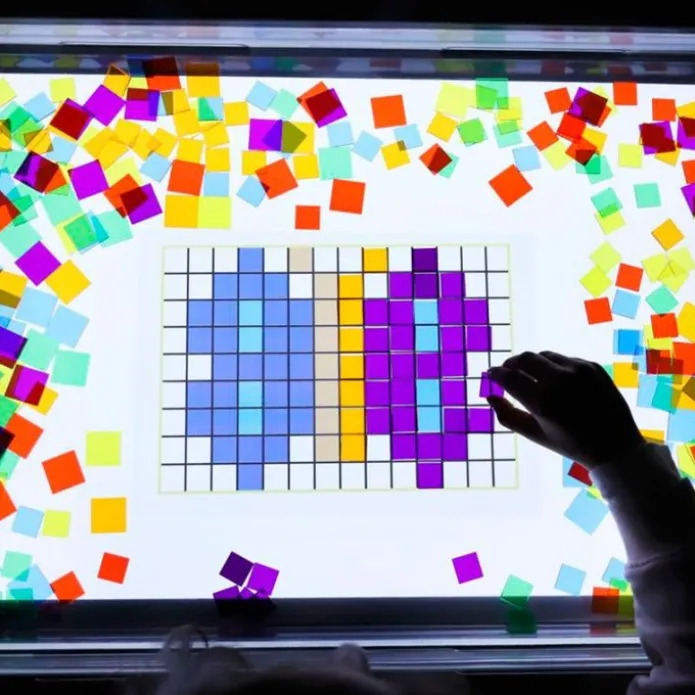 Cuadrados de colores translúcidos de 2 tamaños (300) - EDX Education