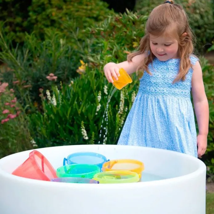 Cubos apilables con orificios para agua de colores translúcidos (9) - TickiT