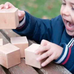 Cubos sensoriales de madera con sonido (10) - Andreu Toys