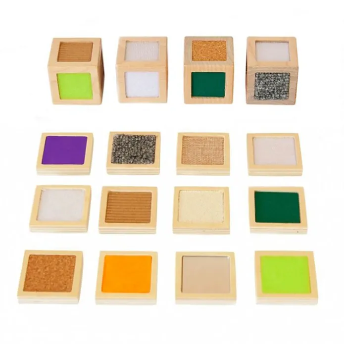 Cubos y piezas de madera táctiles para emparejar - Andreu Toys