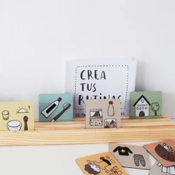 Expositor de madera para tarjetas y cartas - La Tribu Encaja