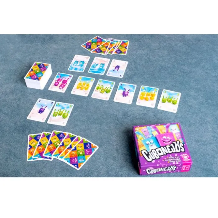 Juego de cartas con números Cubonejos - Tranjis Games