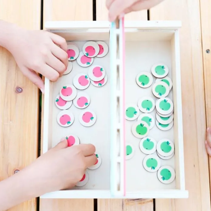 Juego de madera 4 en raya Manzanas - Vilac