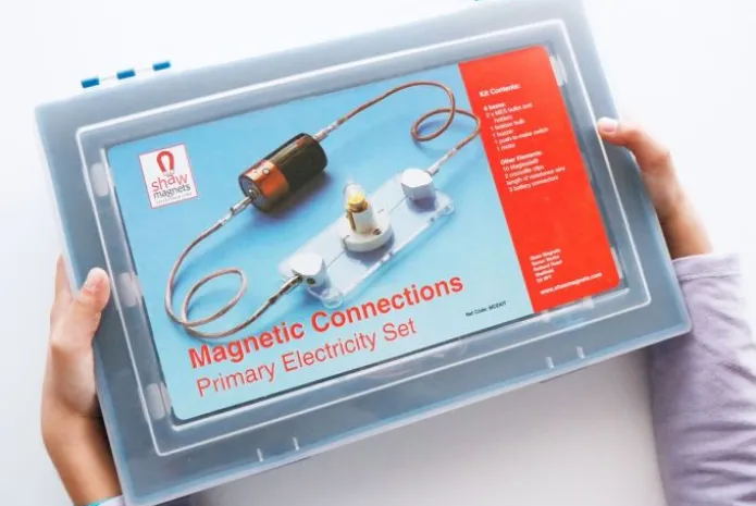 Kit de electricidad con conexiones magnéticas - Commotion Distribution