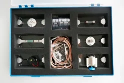Kit de electricidad con conexiones magnéticas - Commotion Distribution