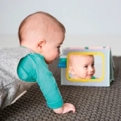 Libro de tela grande para bebés - Taf Toys