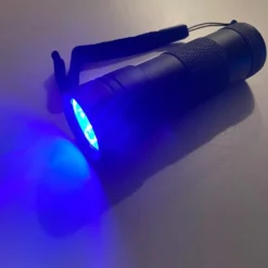 Linterna luz LED ultravioleta de bolsillo - Playlearn
