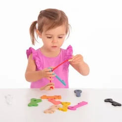 Llaves de madera para enhebrar y contar (12) - TickiT