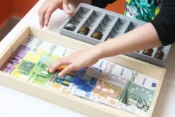 Maletín EuroShopping: dinero de juguete - Miniland