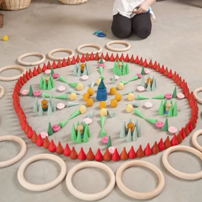 Mandala Conos con 36 conos de madera colores verdes - Grapat