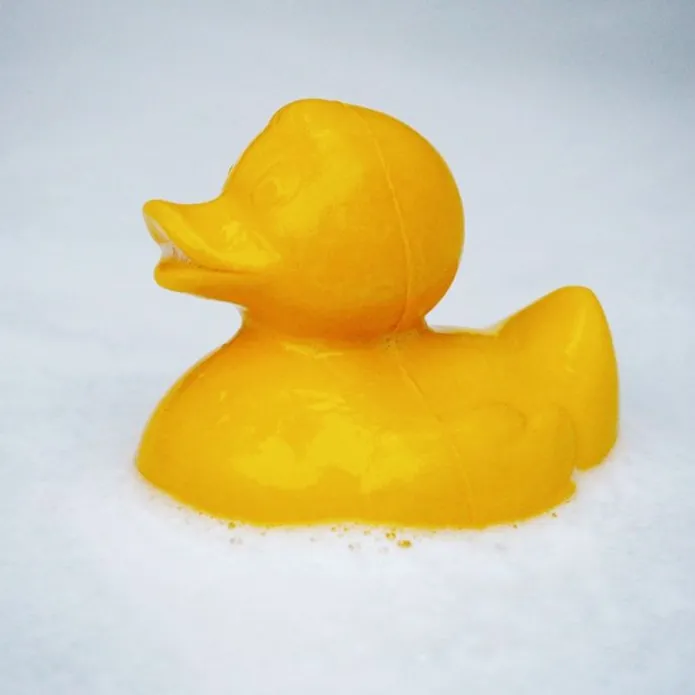Mordedor y juguete de baño ecológico Pato amarillo - Oli&Carol