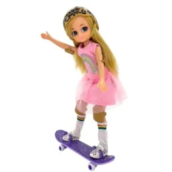 Muñeca patinadora con monopatín Skate - Lottie y Finn