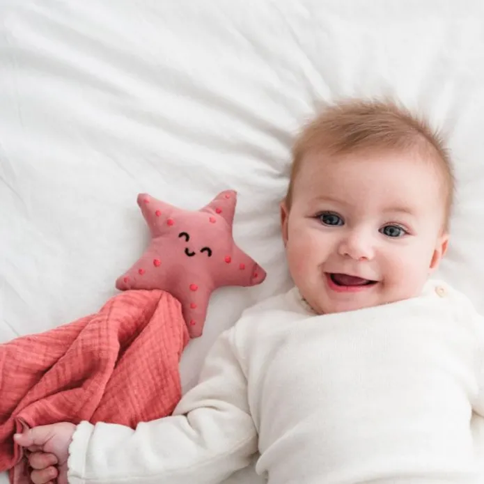 Muñeco Doudou de algodón orgánico Estrella de mar - aPunt Barcelona