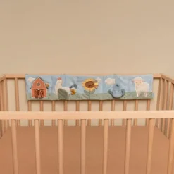 Panel con actividades para cuna Pequeña granja - Little Dutch