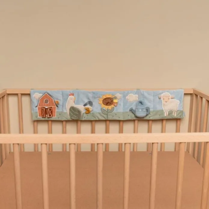 Panel con actividades para cuna Pequeña granja - Little Dutch