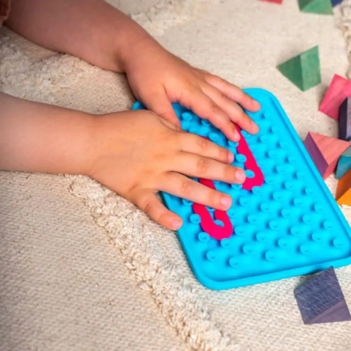 Panel sensorial azul con 2 gusanos - Wiggly Toy