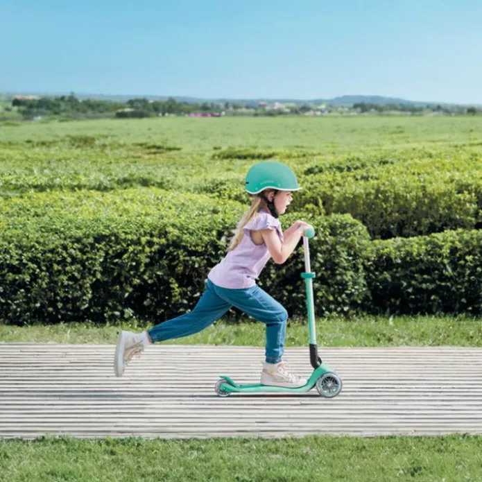 Patinete plegable Primo Foldable verde menta con luces - Globber