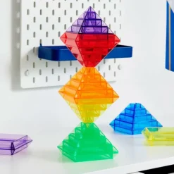 Piezas de colores translúcidos para construir pirámides (30) - Tickit
