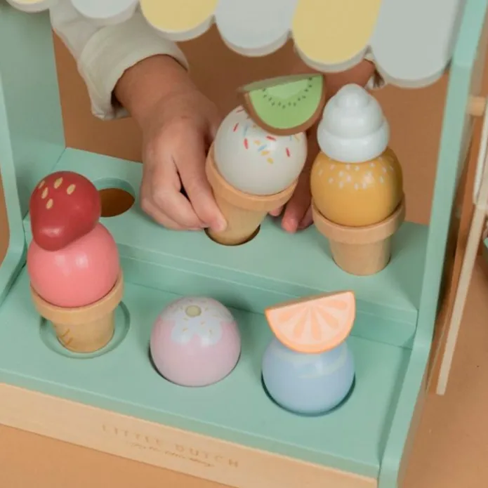 Puesto de helados de madera - Little Dutch