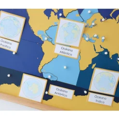 Puzle de madera de los mares y oceános con marco - Montessori