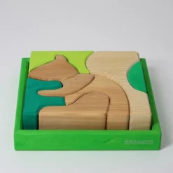 Puzle de madera y set de construcción Ardilla verde - Grimm's
