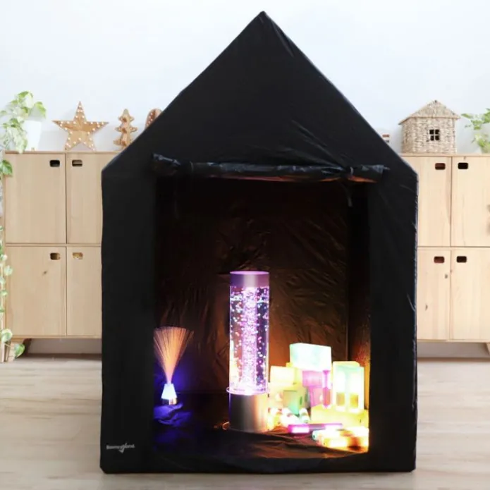 Sala sensorial negra con ventanas - Playlearn