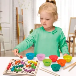 Set de madera para clasificar con bolas, pinzas, cuchara y palillos - Cayro