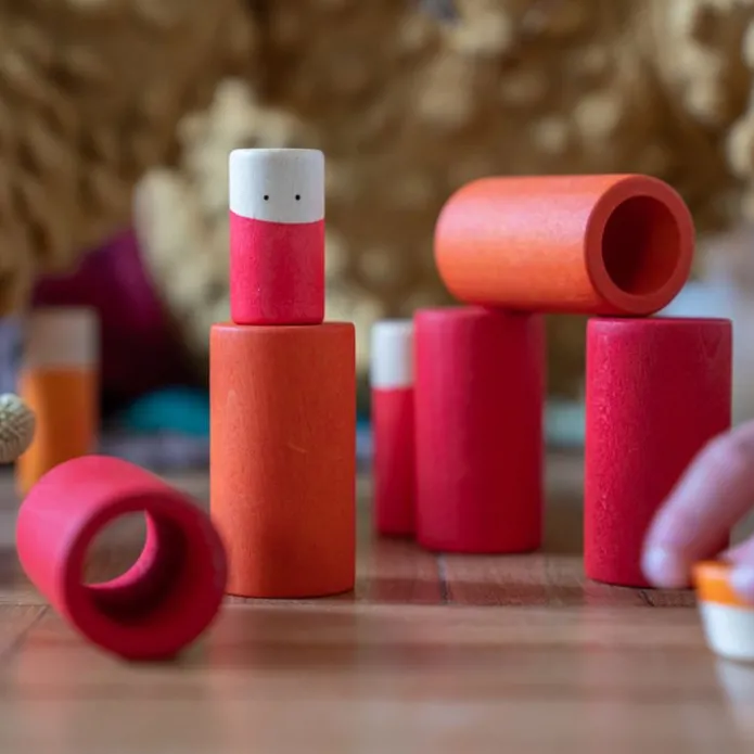 Set de muñecos Lo y tubos de madera de colores (36) - Grapat