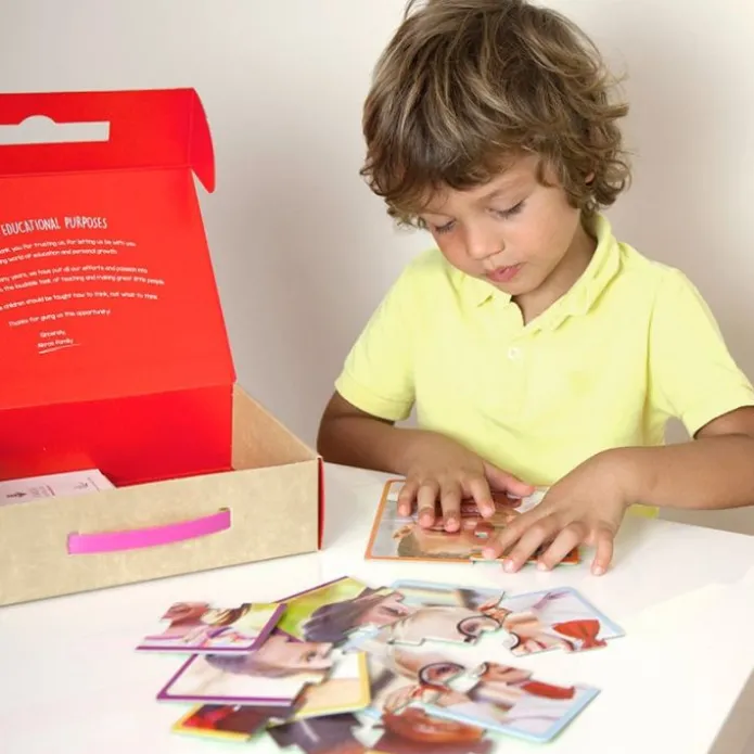 Set de 12 puzles: niños felices del mundo - Akros