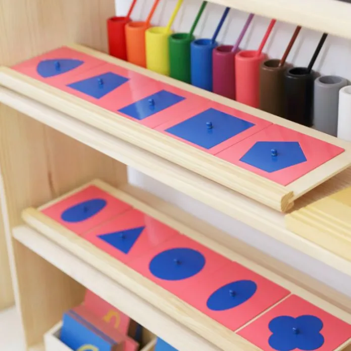 Set 10 resaques metálicos con 2 stands de madera - Montessori