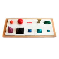 Sólidos gramaticales de madera con bandeja - Montessori